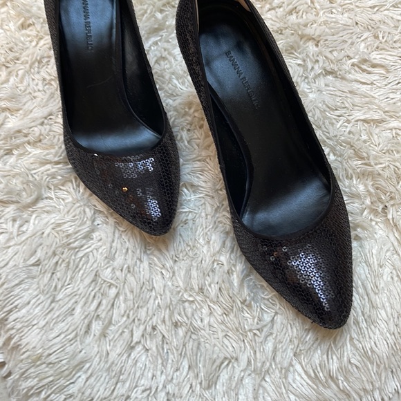 Banana republic sequin pumps. - Picture 3 of 4